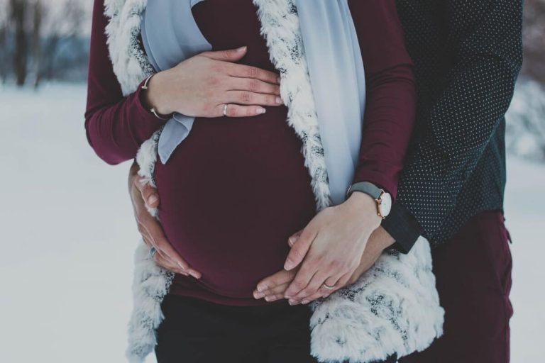 11 Ways to Fight the Seasonal Blues During a Winter Pregnancy