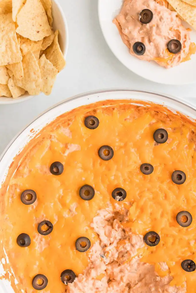 how to serve beefy cheesy taco dip