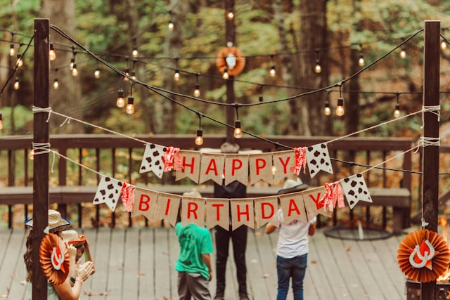 27 Birthday Party Ideas That Stay Under a Small Budget
